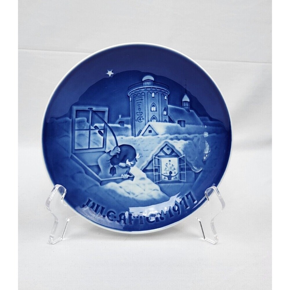 Bing & Grondahl Copenhagen Delft Collector Plate Christmas Jule Aften 1977